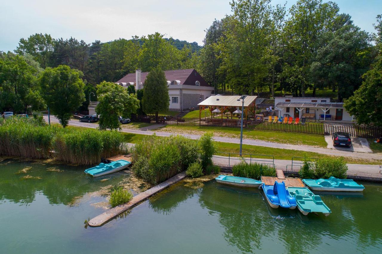 Laterum Motel Orfu Bagian luar foto